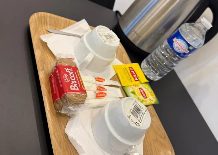 Vicos House * שרלרואה